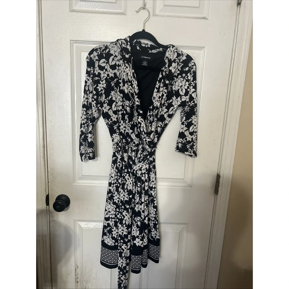 LIZ CLAIBORNE Dress White Black 3/4 Sleeve Belted Faux Wrap Sz L Stretchy - Picture 1 of 4